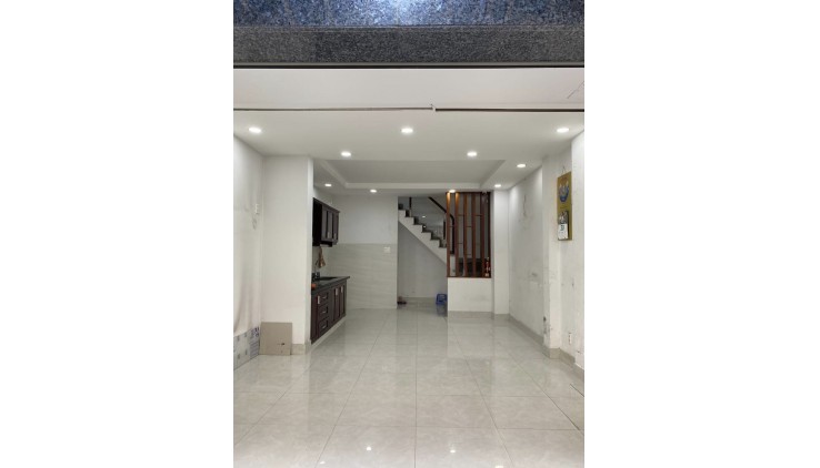 GIÁ CHÀO MỚI CHỈ CÒN 5.4 TỶ - LÔ GÓC - MẶT TIỀN ĐƯỜNG - TRUNG TÂM Q.TÂN BÌNH - 32M2