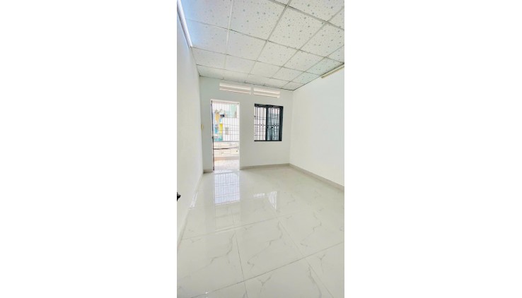 Mặt tiền hẻm thông 5m Nguyễn Tư Giản, 40m2 chỉ 3,X  tỷ mua ở ngay