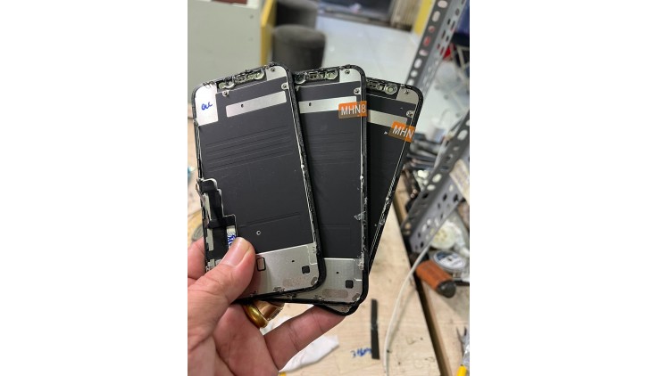 ÉP KÍNH TẤT CẢ CÁC DÒNG ĐIỆN THOẠI - IPAD ÉP KÍNH LẤY LIỀN CHỈ TỪ 250K - Địa chỉ: 37/4 Hồ Thị Kỉ , Phường 1