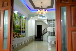 CHo thuê nhà 1T1L 3PN hẻm 2 xe tải đường 5 Linh Xuân
