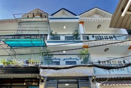Bán nhà  2 lầu 4 phòng ngủmặt mặt tiền hẻm 2295 Huỳnh Tấn Phát -giá 2,54 tỷ