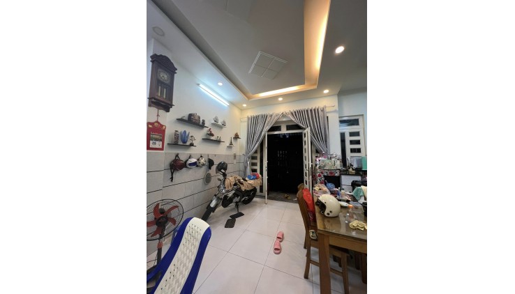 Bán đất tặng nhà HXH Lê Văn Quới, tiện sửa chữa, 4x13, 4,4 tỷ TL.