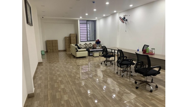 BÁN NHÀ MẶT TIỀN  đường Hoàng  Quốc việt . F Phú Thuận. Q 7 . 
               Đang cho thuê văn phòng . Dòng tiền VIP quận 7