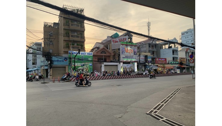 BÁN NHÀ MẶT TIỀN  đường Hoàng  Quốc việt . F Phú Thuận. Q 7 . 
               Đang cho thuê văn phòng . Dòng tiền VIP quận 7