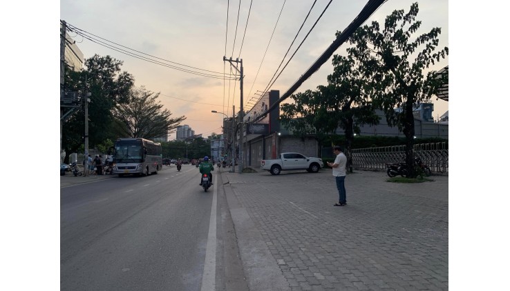 BÁN NHÀ MẶT TIỀN  đường Hoàng  Quốc việt . F Phú Thuận. Q 7 . 
               Đang cho thuê văn phòng . Dòng tiền VIP quận 7