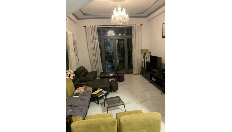 NGANG GẦN 7M -NHÀ F15Q8 MT -CHỈ XÁCH VALI VÀO LÀ Ở NGAY-NHÀ XÂY THEO DẠNG BTCT BIỆT THỰ SANG TRỌNG