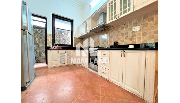 Biệt thự sang trọng tại Nguyễn Văn Hưởng - Thảo Điền - Diện tích 300m²