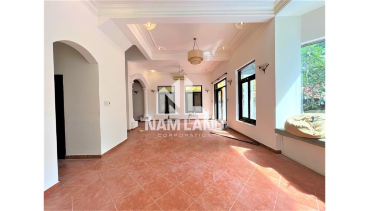 Biệt thự sang trọng tại Nguyễn Văn Hưởng - Thảo Điền - Diện tích 300m²