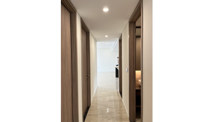 Cho thuê hoặc bán căn 3 phòng ngủ - Thảo Điền Green, quận 2.
