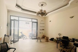 Bán nhà hẻm Ôtô  Nguyễn Văn Đậu P.11 Q.Bình Thạnh DT 60 m2 (5,1x12m 5Tầng) Chỉ nhỉnh 6,3Tỷ, Xách vali vào ở ngay.