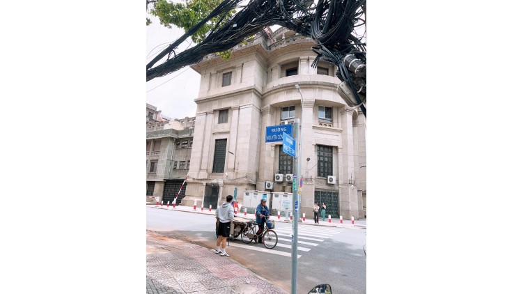 Mặt bằng kinh doanh Pasteur ngang 7m, quận 1, ngay phố ngân hàng, giá 35 tỉ