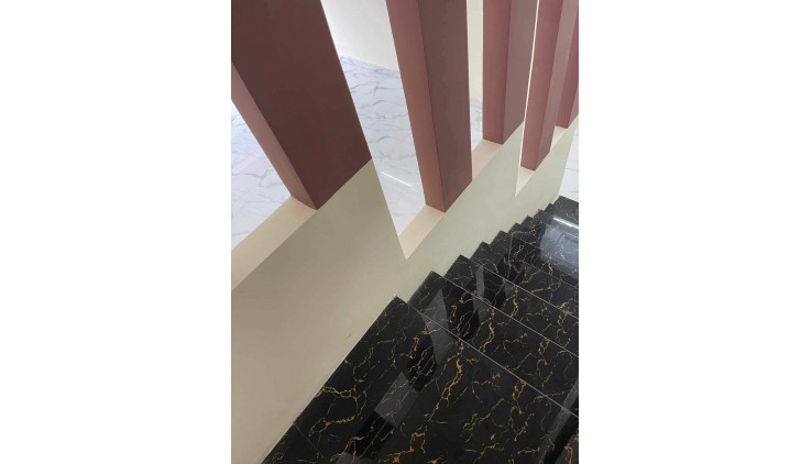 Nhà 2 Tầng, 90m2, Ngay Ngã Tư 4 Xã, Hẻm Xe Tải, Cần Bán Gấp.
