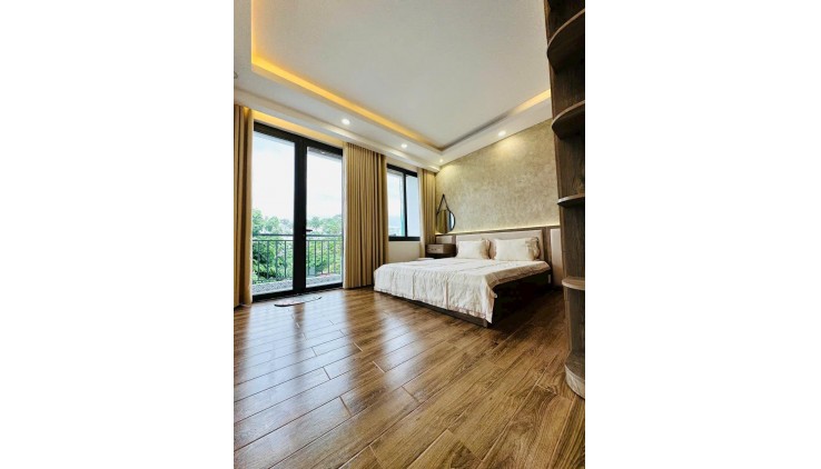 SIÊU PHẨM OTO NGỦ TRONG NHÀ NGAY NGÃ TƯ BẢY HIỀN CMT8 TRƯỜNG CHINH.