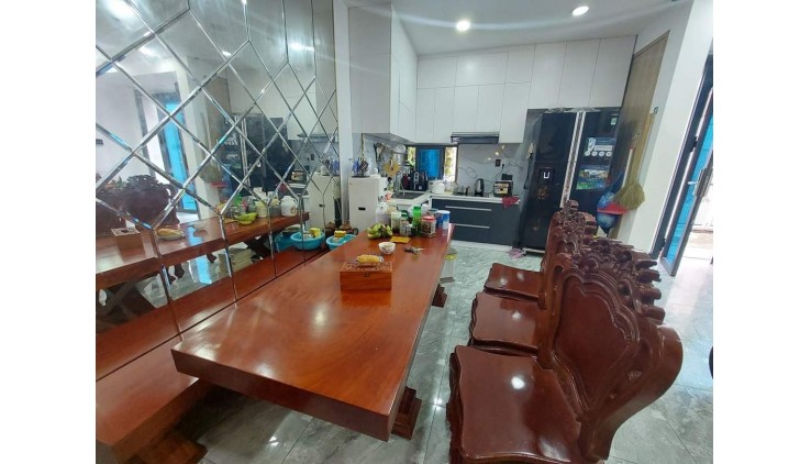 Nhà 4 tầng BTCT Nguyễn Trọng Tuyển, P1, Tân Bình, 44m²(6.6x7), 6PN, 5WC, 6.5 tỷ TL