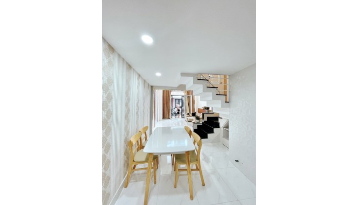 HẺM XE HƠI 1 TRỤC - GẦN CV LÀNG HOA - 3PN - MỚI ĐẸP Ở NGAY - VUÔNG - HOÀN CÔNG - GẦN 40M2 - CHỈ 4 TỶ.