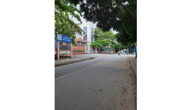Nhà bán Mặt Tiền Chợ Phước Bình, 4x12m 2L,ST. Giá nhỉnh 8tỷ - T29