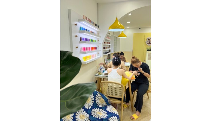 CHÍNH CHỦ Cần Sang TIỆM NAIL GIÁ CỰC TỐT NGAY TRUNG TÂM QUẬN 3