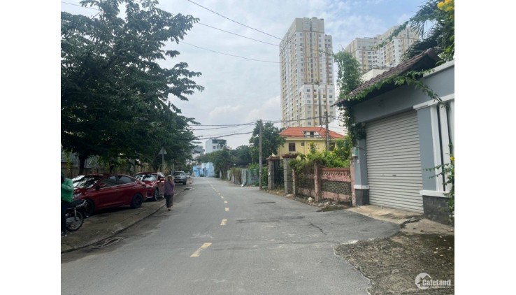 Chính chủ bán nhà Thảo Điền đường 64 giá 14ty9. LH : 093 273 8182