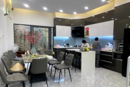 NHÀ ĐẸP, GIA CHỦ PHÁT TÀI, DIỆN TÍCH LỚN, 3 TẦNG, CẠNH KDC HIMLAM, 5,5X15M, Ô TÔ VÀO NHÀ 8 TỶ TL