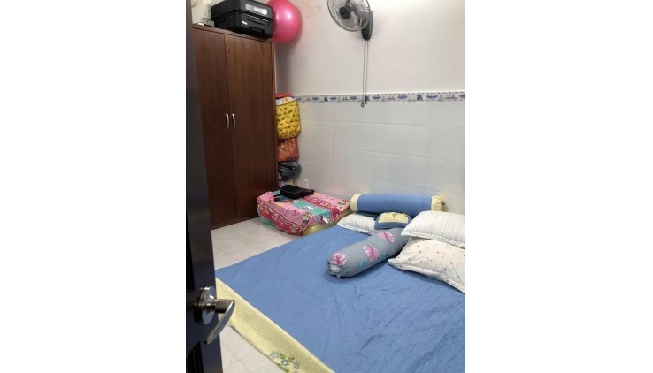 4.75 Tỷ Nhà Ngay Emart 2, 4 Tầng 45m2, Mới Ỏ Ngay, Nguyễn Duy Cung, SHR.