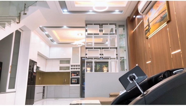 BÁN NHÀ HUỲNH TẤN PHÁT KẾ BÊN CHỢ PHÚ XUÂN, 112M2, 4 TẦNG, NHÀ MỚI Ở NGAY CHỈ 5 TỶ NHỈNH