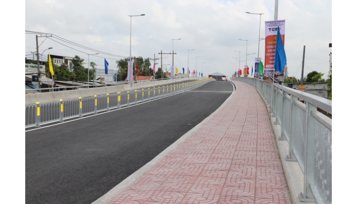 BÁN ĐẤT TẶNG 2 CĂN NHÀ MẶT TIỀN NHỰA 8M-140M2 CHỈ 3.5 TỶ 
CHUYÊN MÔI GIỚI QUẬN 7, QUẬN 8, NHÀ BÈ- KÝ GỬI NHÀ ĐẤT SÀI GÒN