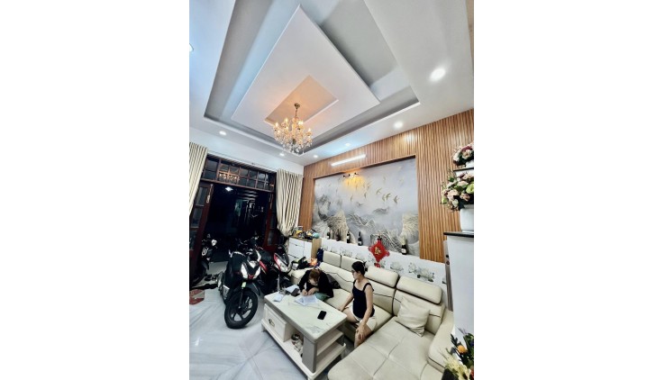 911 QUANG TRUNG - P14 - GÒ VẤP - 64M2 ( 4 x 16 ) - 3 TẦNG - 4 PN - GẦN EMART - NHỈNH 5 TỶ. SỔ HỒNG RIÊNG.