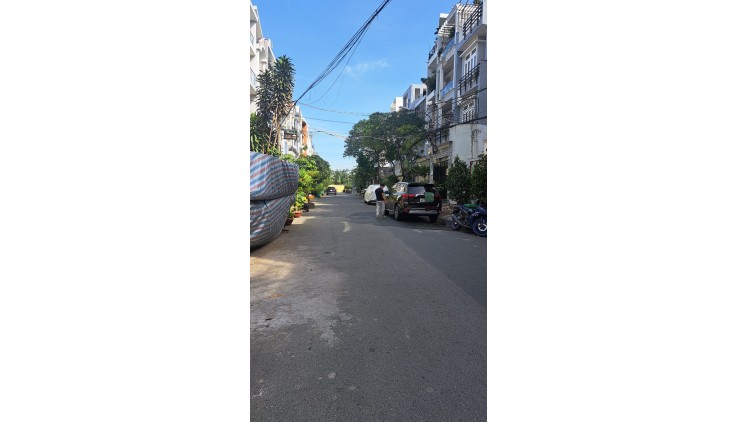 BÁN NHÀ HẺM 30 LÂM VĂN BỀN QUẬN 7 DIỆN TÍCH TO GIÁ ĐẦU TƯ 
CHUYÊN MÔI GIỚI QUẬN 7, QUẬN 8, NHÀ BÈ- NHẬN KÝ GỬI NHÀ ĐẤT SÀI GÒN