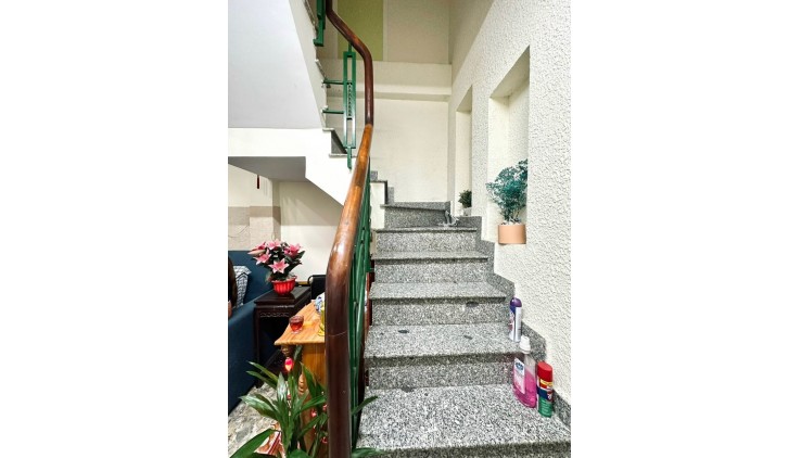 bán nhà đường Nguyễn Trung Trực. Q Bình Thạnh