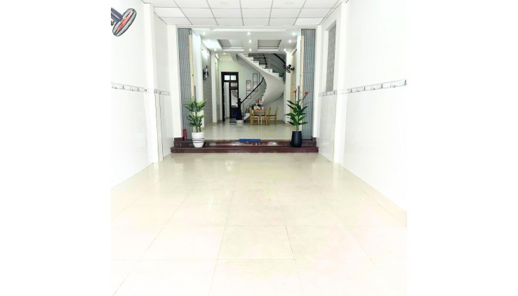 BÁN NHÀ HẺM XE HƠI - TRUNG TÂM QUẬN 12 - 3 PN. CẦN BÁN GẤP