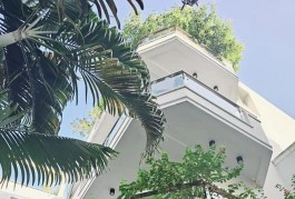 Bán nhà 4m x 13m huỳnh Văn Bánh, Phú Nhuận. 4 tầng BTCT, lô góc 2 mặt thoáng mát, nhà đẹp ở ngay giá nhỉnh 8 tỷ.
