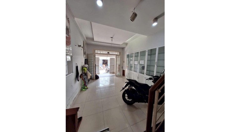 ĐƯỜNG SỐ 10 QUẬN 7 - NHÀ 3 TẦNG- 4x19M - XE HƠI NGỦ NHÀ - 5 PHÒNG NGỦ - CHỈ 10.5 TỶ
