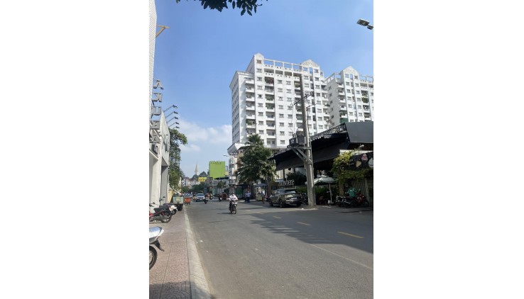 NHÀ 3 MẶT TIỀN - TRUNG TÂM QUẬN 1 -  VỊ TRÍ SIÊU ĐẸP - NGAY KHU KINH DOANH THỜI TRANG - CÓ 10P CHO THUÊ