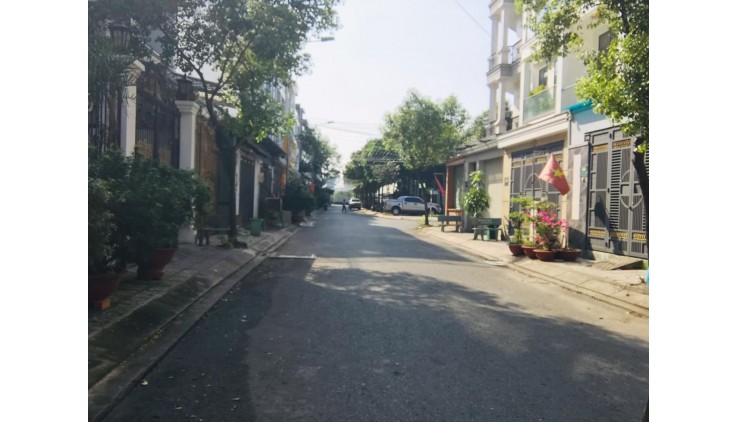 Cần Bán Gấp Nhà 3 Tầng Mặt Tiền, GầnNguyễn ảnh Thủ, Hiệp Thành. Quận 12 Chỉ Hơn 4 tỷ