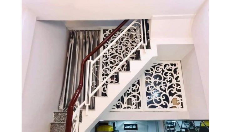 NHÀ QUÂN PHÚ NHUẬN GIÁ RẺ.3.5TY