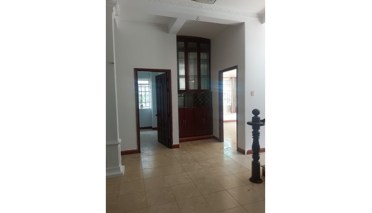 Chính CHủ Cần Cho Thuê Nhanh căn Biệt Thự vị trí đẹp tại huyện Hóc Môn, có bảo vệ 24/24