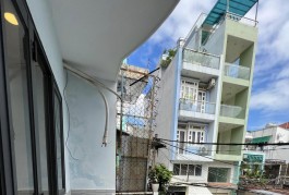Phú Nhuận,Nguyễn Đình Chính 4 tầng, 4,2m x 9m, Nhà đẹp, Nhỉnh 7 tỷ. Hẻm oto