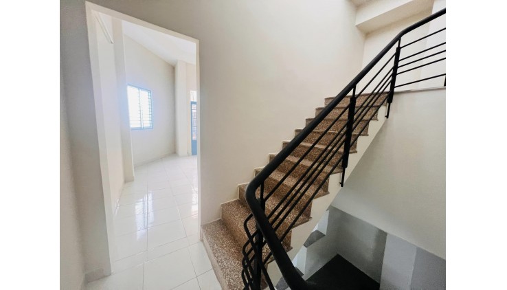 Gần Mặt Tiền, 4,7m x 13,5m, 3 Tầng, Không QH, LG, Quang Trung, P10, GV