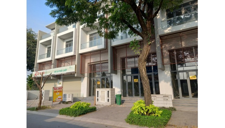 CHÍNH CHỦ Cho thuê nguyên căn shophouse Đẹp DT 5x20 4 lầu giá chỉ 15tr/tháng LH 0901322286