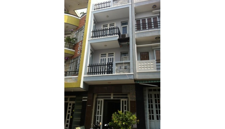 Bán gấp nhà hẻm nhựa ôtô ngủ trong nhà Lê Quang Định, P11 BT 4.3x12m 3 tầng 7.2 tỷ TL