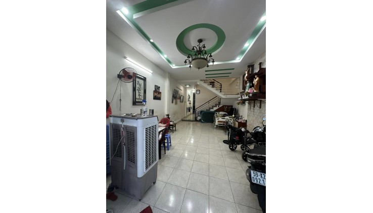 TÂN PHÚ - ĐƯỜNG XE TẢI THÔNG - NGAY TÂN HƯƠNG- 5P QUA TÂN BÌNH - NGANG 4.5M- GẦN NHÀ THỜ - 4PN- 3 TẦNG - NHỈNH 6 TỶ