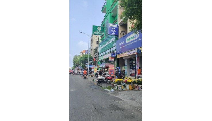 Quá Thơm nhà mặt tiền chợ Nguyễn Sơn Tân Phú 5 Tầng dòng tiền cho thuê 20tr/tháng.Giá4ty289