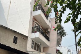 Xe hơi ngủ trong nhà, Trần Bình Trọng Bình Thạnh, 5 tầng BTCT, DT 72m2 ngang 5m, sổ A4, chỉ 10.9 tỷ