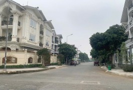 Mình cần bán đất view công viên Bình Thạnh, P13 - DT 4x20 - giá 9,5 tỷ tl