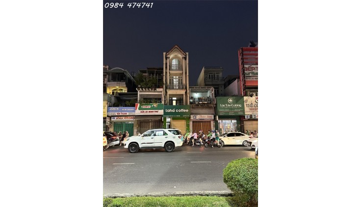 Chính Chủ cần bán nhà siêu Mặt Tiền Hoàng Văn Thụ Tân Bình.