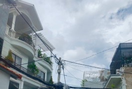 Bán nhà gần MT 4 tầng HXH đường Nguyễn Văn Đậu, Phường 7, Bình Thạnh. 4m hậu 5.5mx20m. HĐT 25Tr/th