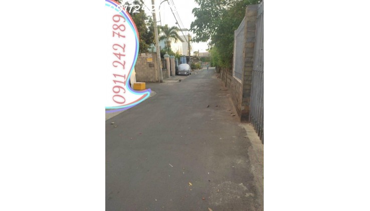 B Á N NHÀ 3 TẦNG 3PN 4WC SỔ HOÀN CÔNG, XE OTO ĐẬU CỬA 24/24 TRUNG TÂM THỦ ĐỨC, G I Á QUÁ R Ẻ - GẤP 0911 242 789