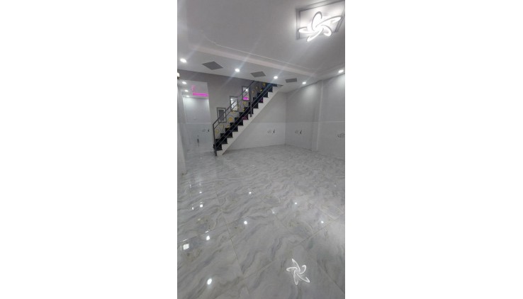 Bán nhà gần Mã Lò, Bình Tân, 58m2, 2 tầng, hẻm 8m,  giá 5.4 tỷ