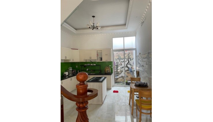 Nhà 4 tầng DTSD 200m2 - Khu đông Âu - Hoàng Quốc Việt - Quận 7 . tặng full nội thất