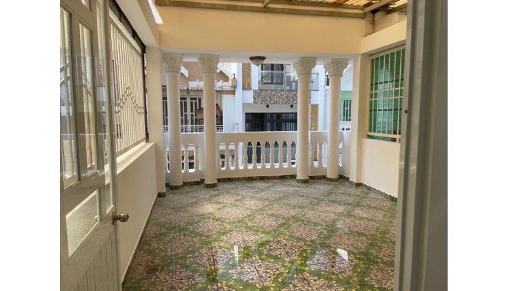 Nhà 4 tầng DTSD 200m2 - Khu đông Âu - Hoàng Quốc Việt - Quận 7 . tặng full nội thất